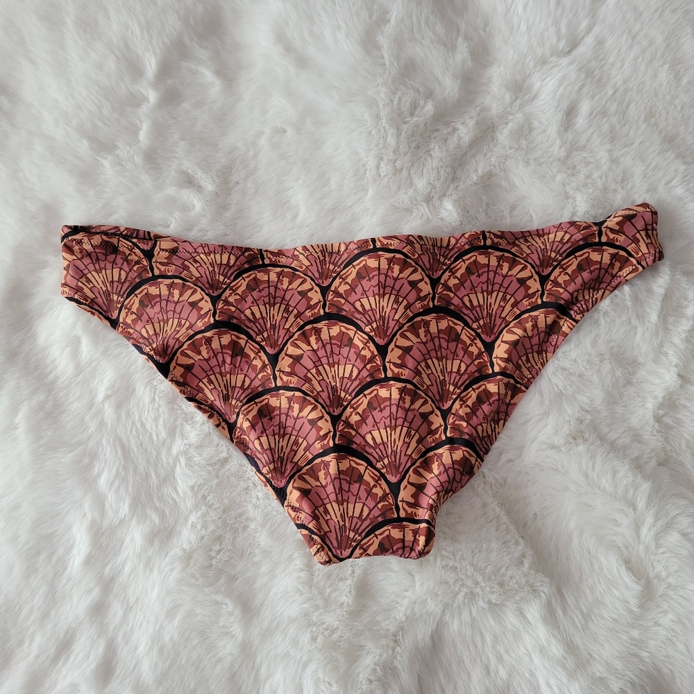 đMADEWELL SECOND WAVE CURVED-WAIST BIKINI BOTTOM IN PAINTED SEASHELLS XX - Picture 7 of 7